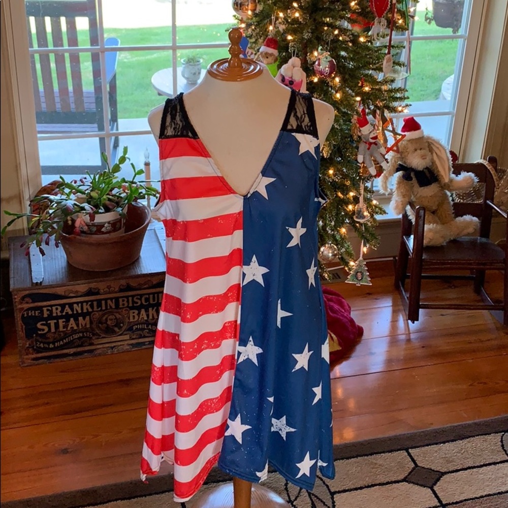 XL Patriotic Tunic Tank w/ Black Lace Detail